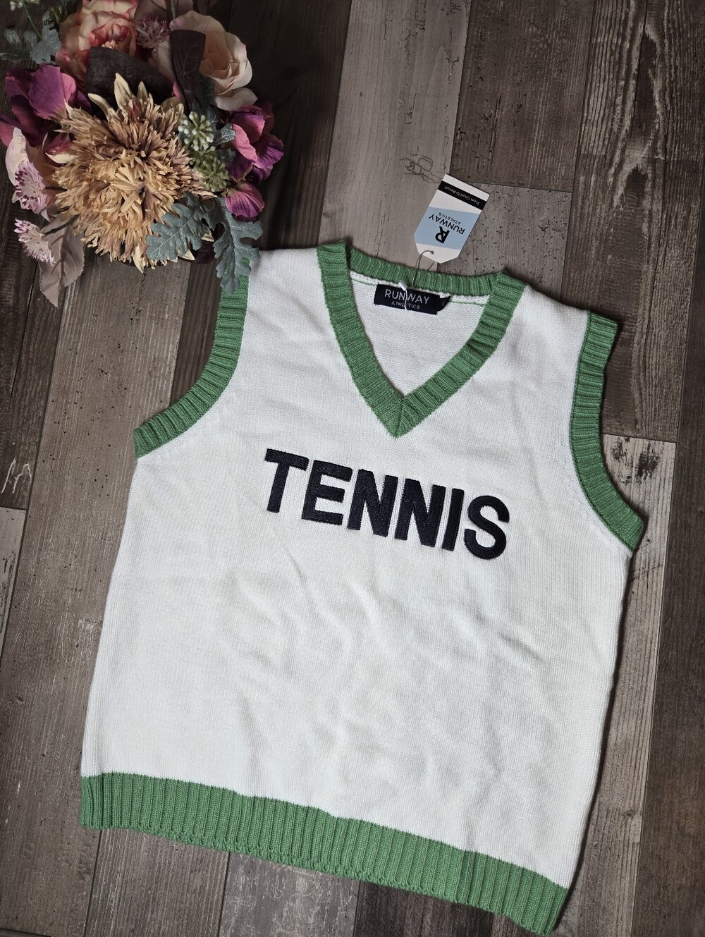 NWT RUNWAY ATHLETICS Knit “TENNIS” V‑Neck Sweater Vest White & Green Size XS - Picture 13 of 15